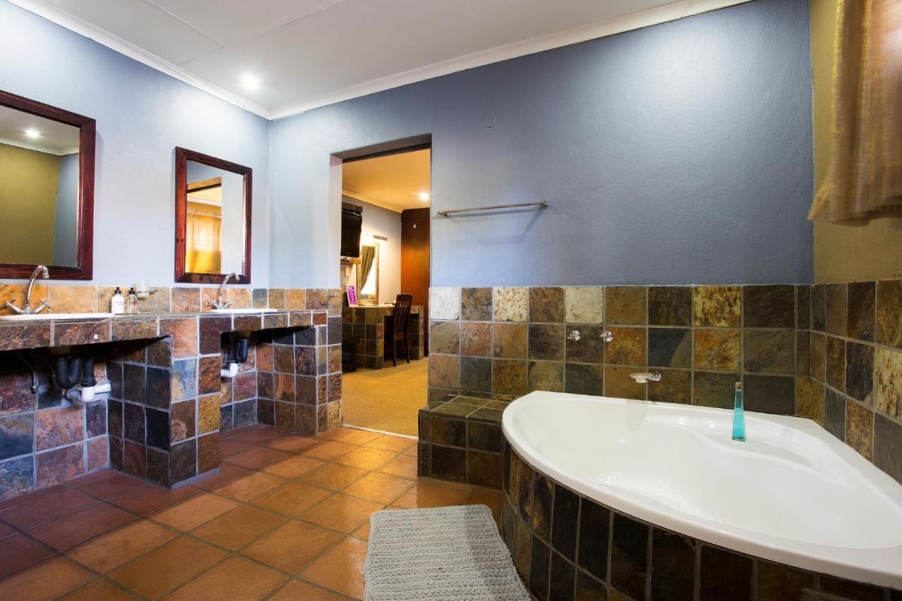 Purple Gecko Guest Houseライデンバーグ エクステリア 写真